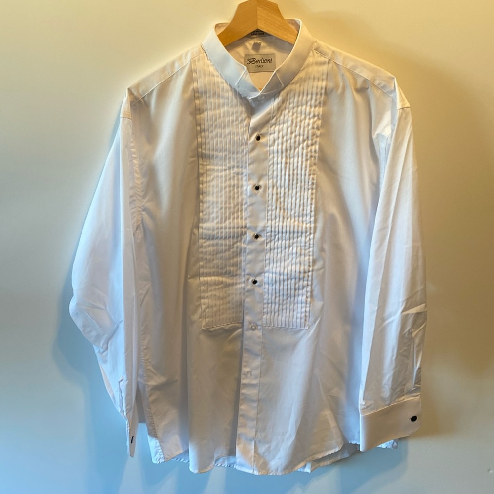 Plisse tuxedo shirt with winged collar